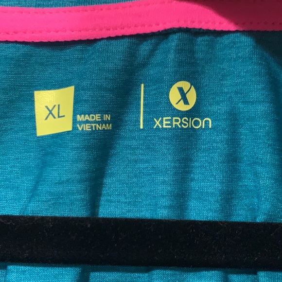 3 New & Like New Athletic Vneck Tees XL - Picture 4 of 13